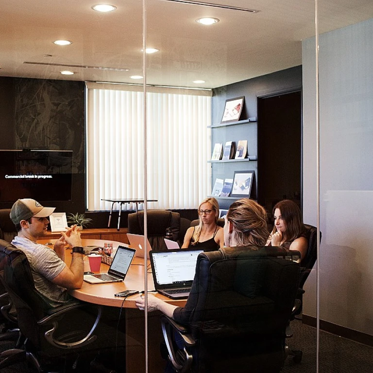 Ottimizzare l'Uso dei Ripiani per Scaffale in Azienda